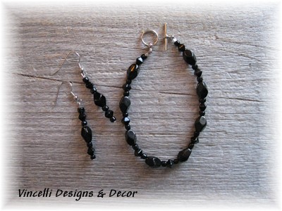 Black Curved Stone Bracelet & Earrings
